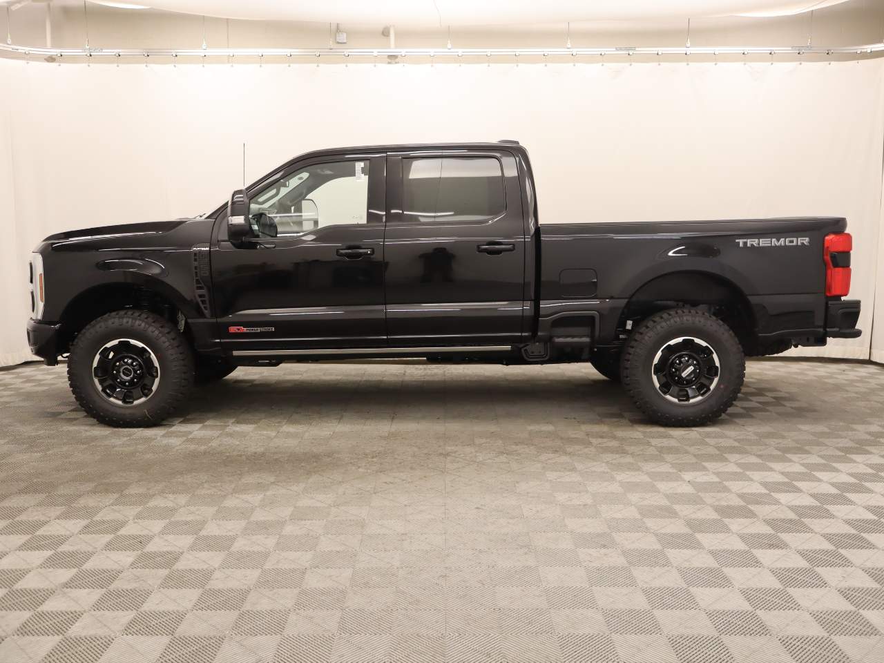 2025 Ford F-250 Super Duty Crew Cab Platinum