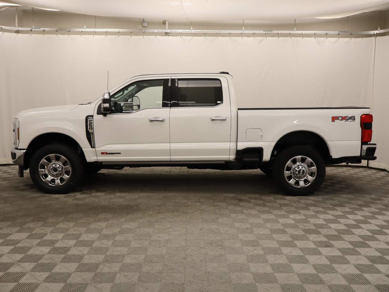 2025 Ford F-250 Super Duty Crew Cab Lariat