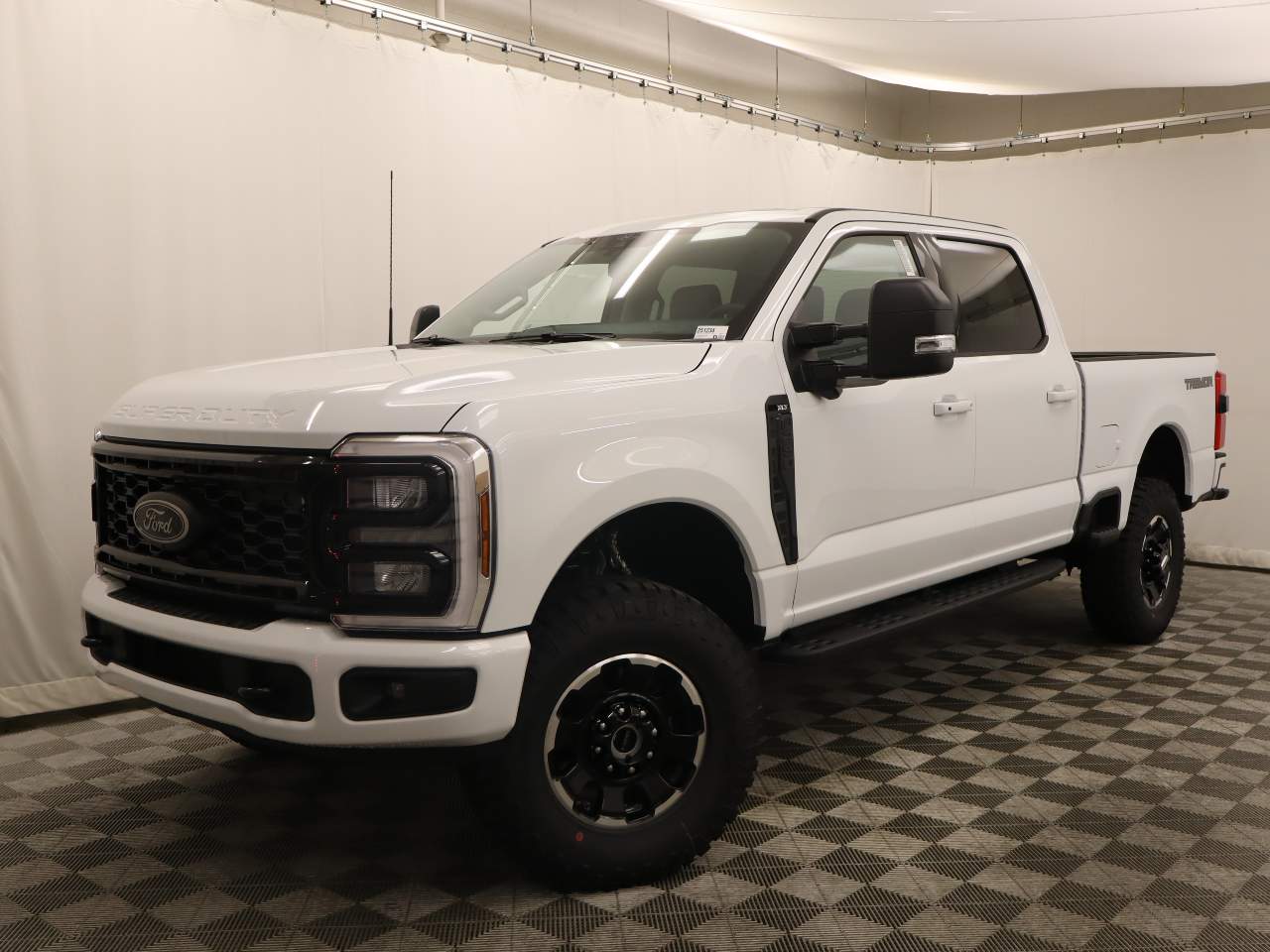 2025 Ford F-250 Super Duty Crew Cab XLT