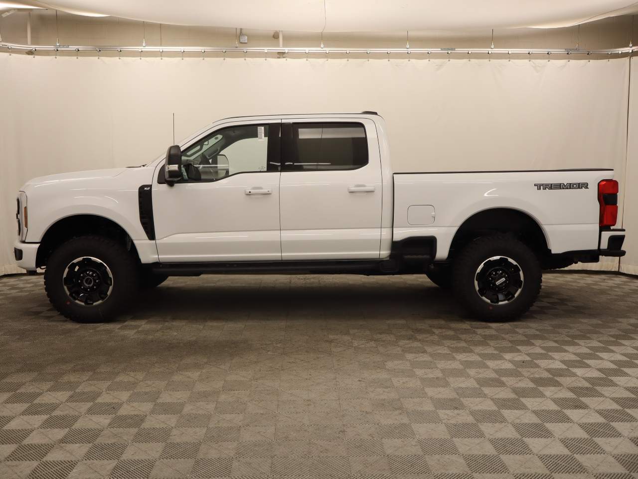 2025 Ford F-250 Super Duty Crew Cab XLT