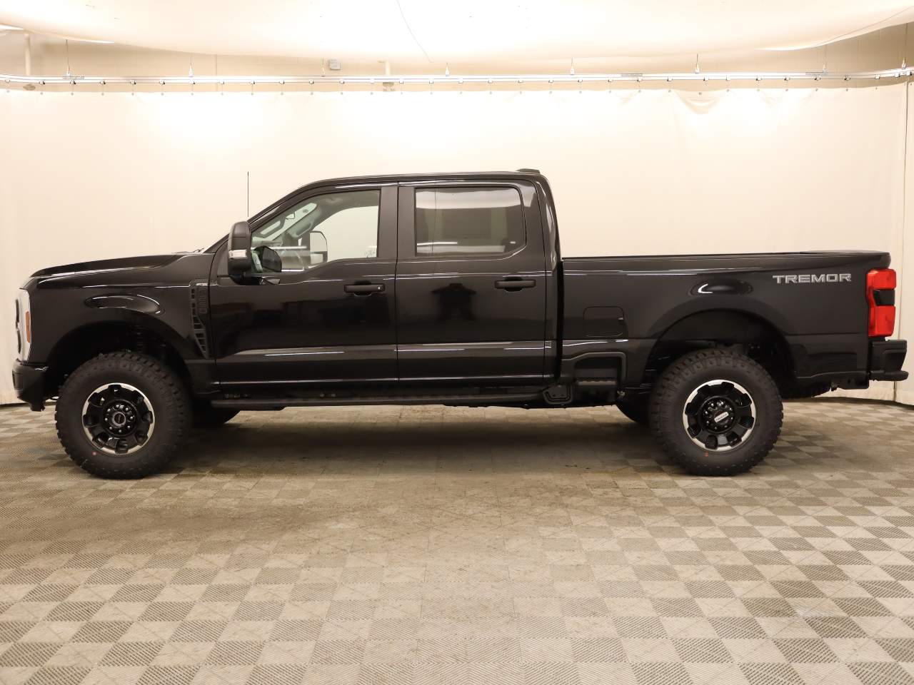 2027 Ford F-250 Super Duty Crew Cab XL