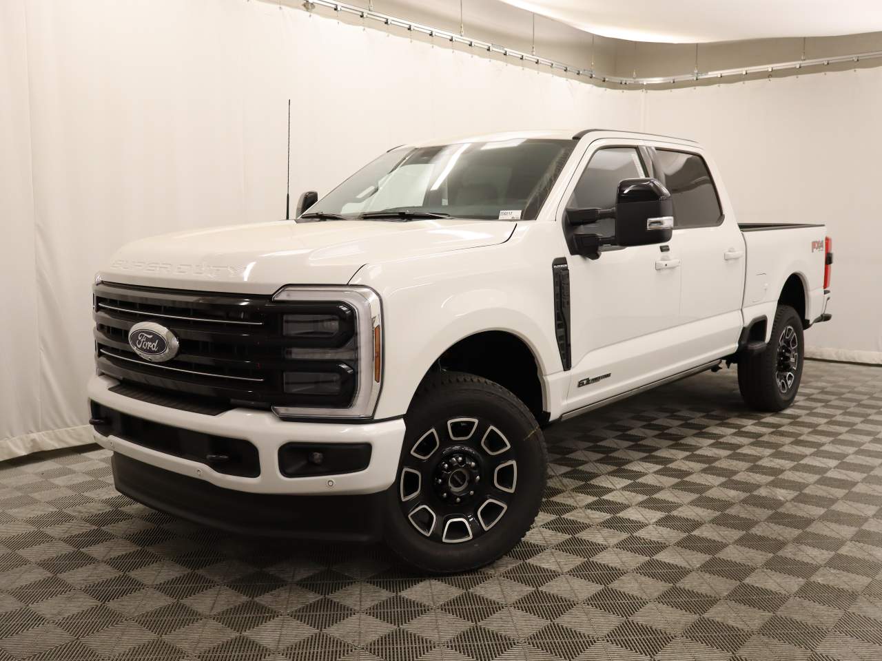 2025 Ford F-250 Super Duty Crew Cab Platinum