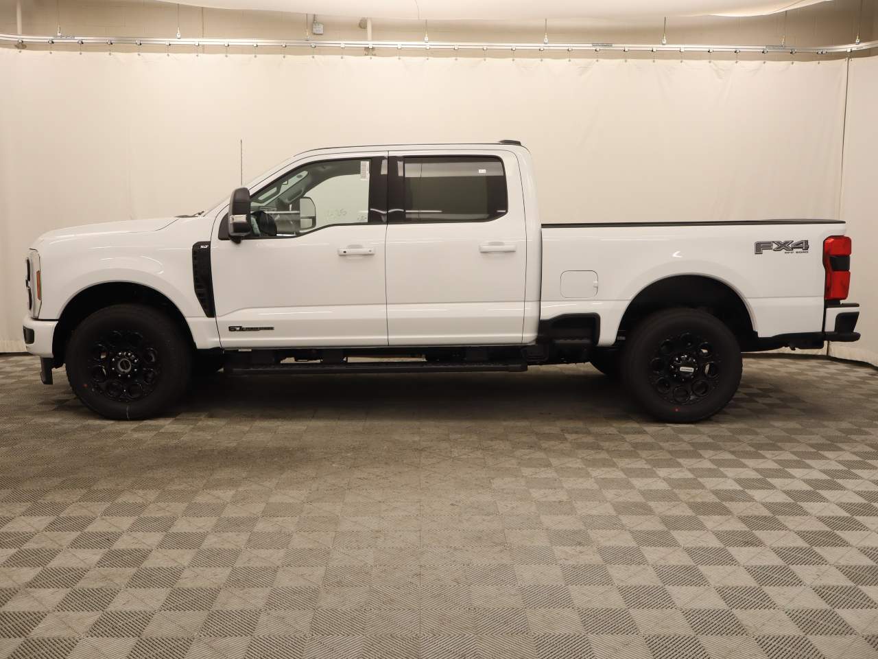 2025 Ford F-250 Super Duty Crew Cab XLT
