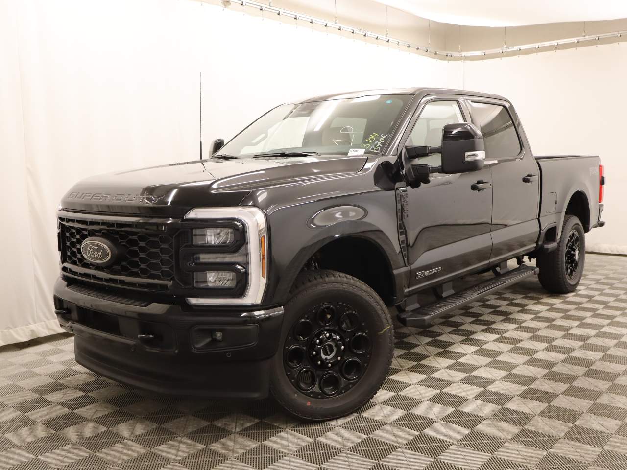 2025 Ford F-250 Super Duty Crew Cab Lariat