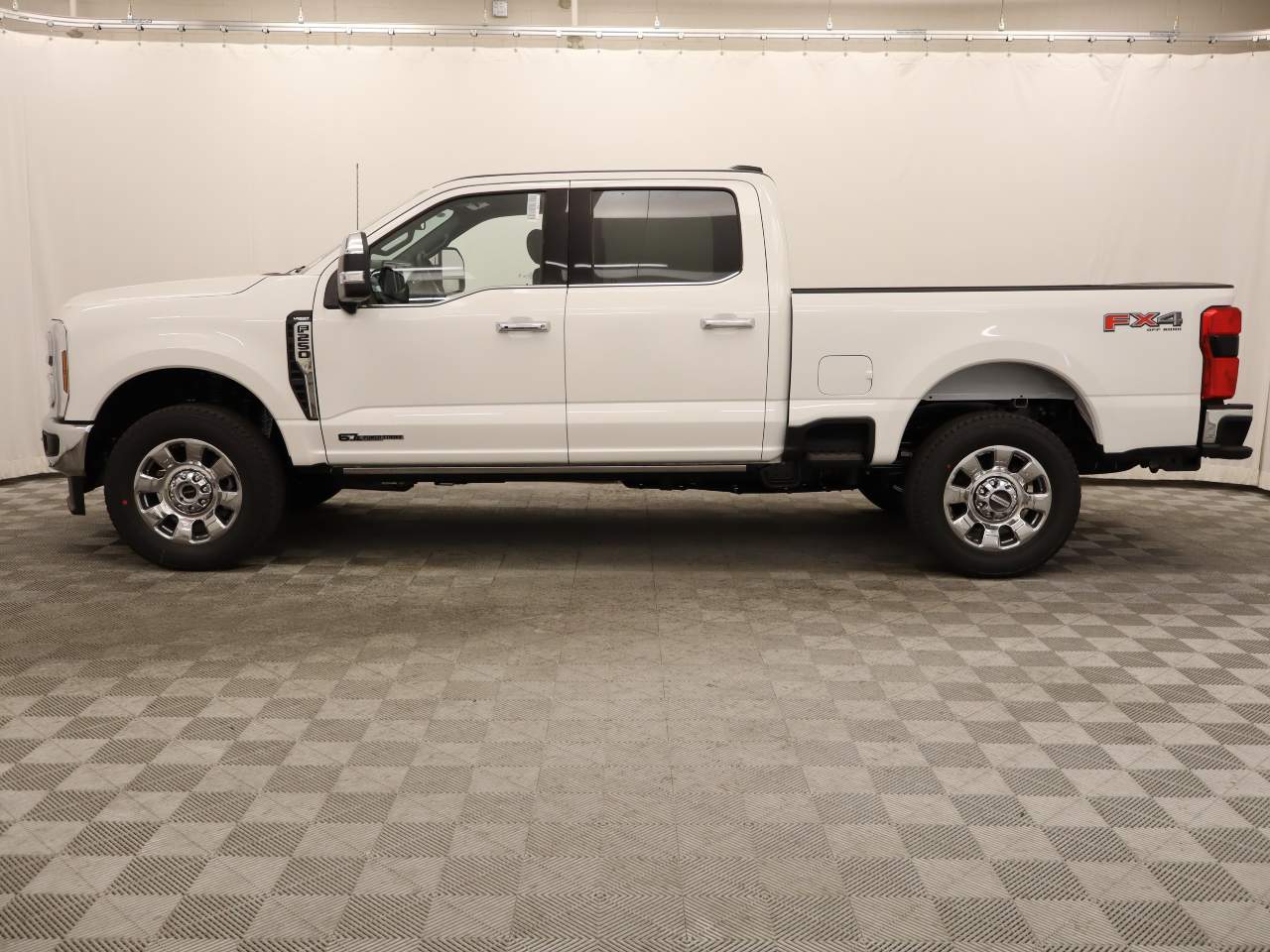 2025 Ford F-250 Super Duty Crew Cab XL