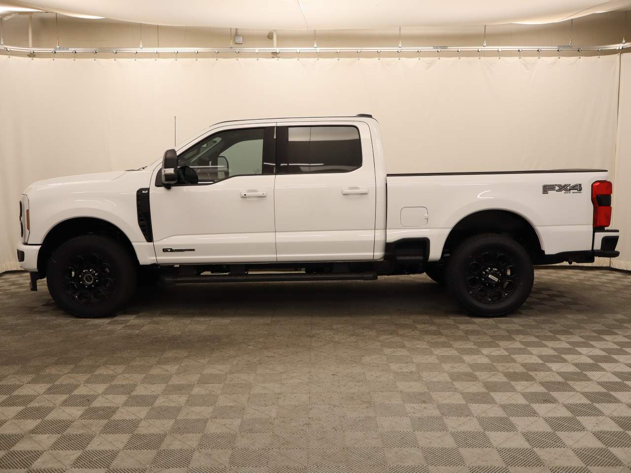 2025 Ford F-250 Super Duty Crew Cab XLT