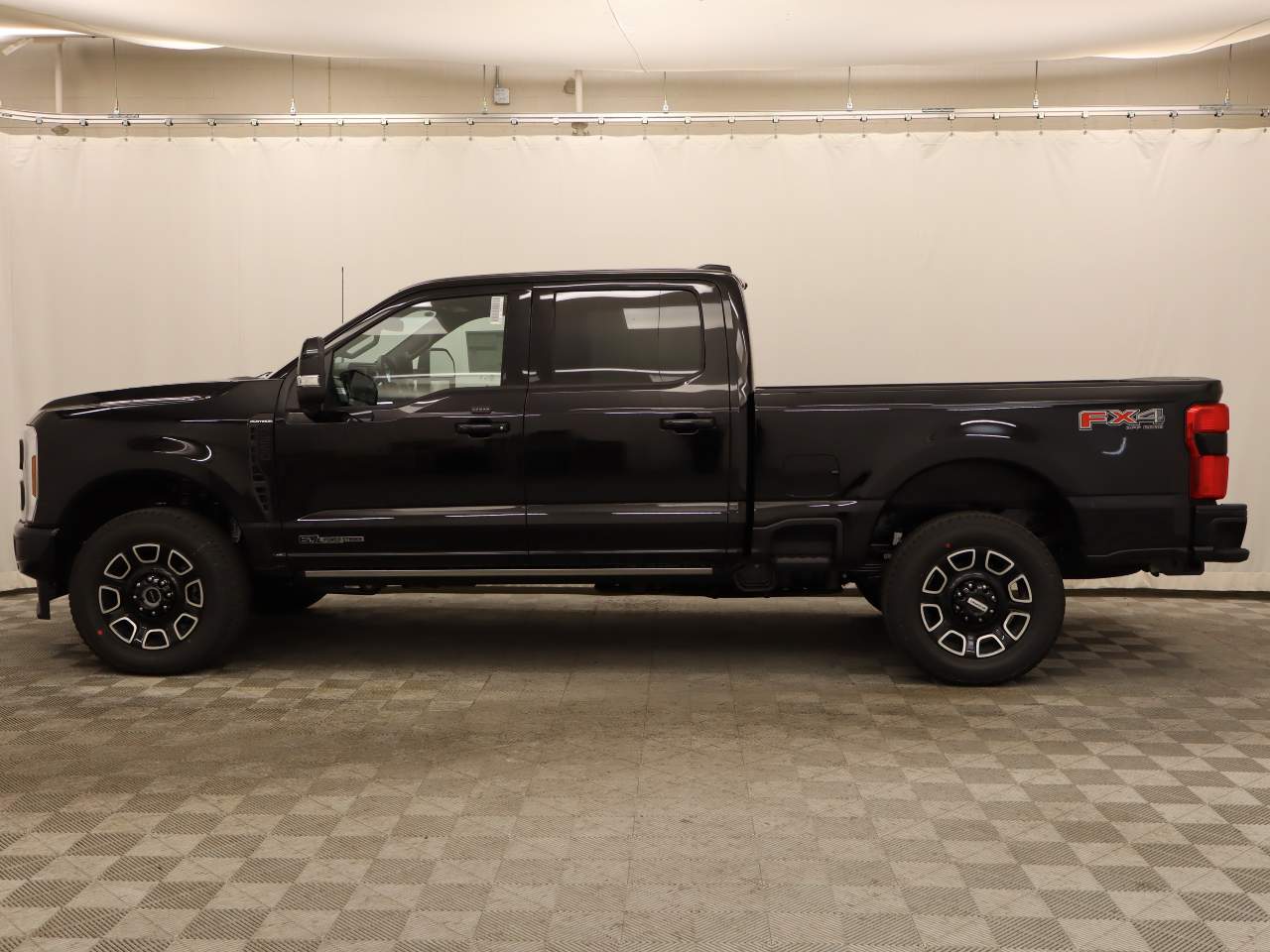 2025 Ford F-250 Super Duty Crew Cab XL