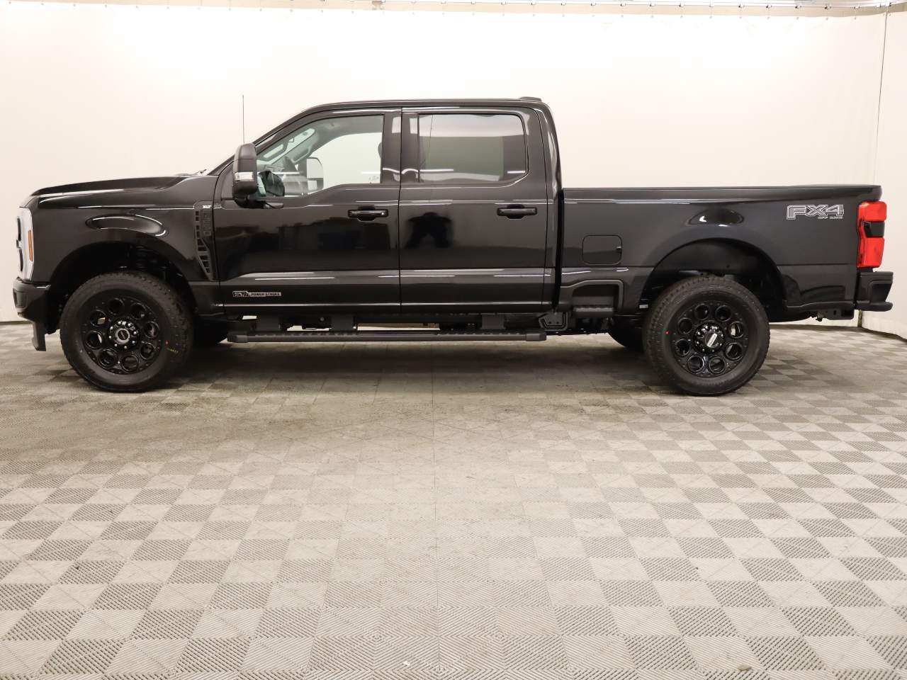 2025 Ford F-250 Super Duty Crew Cab XLT