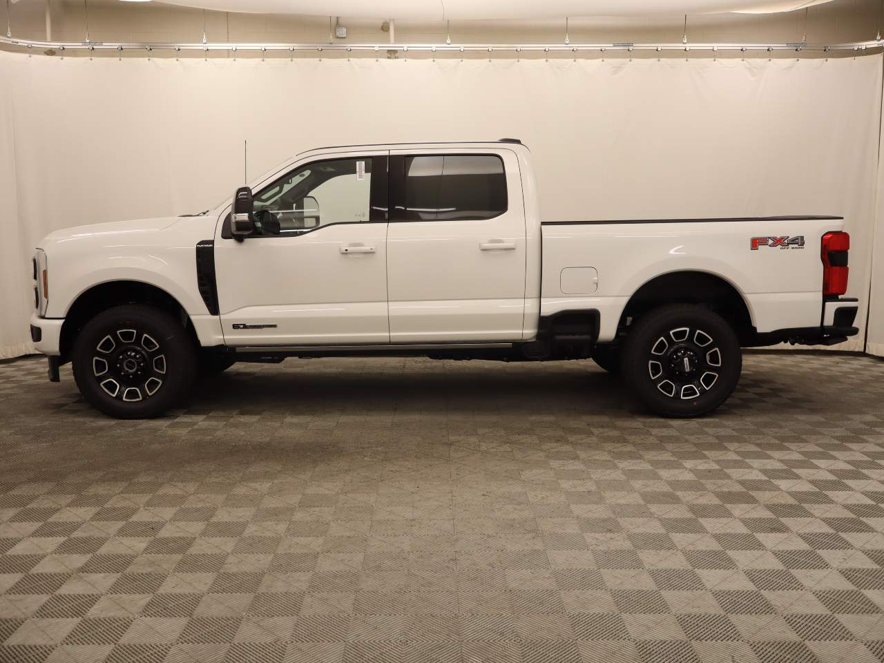2025 Ford F-250 Super Duty Crew Cab Platinum