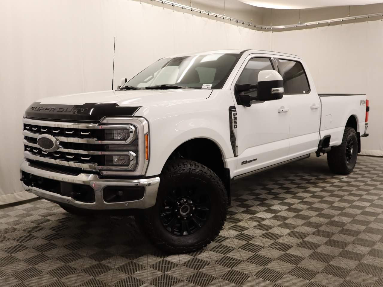 2023 Ford F-250 Super Duty Lariat Crew Cab