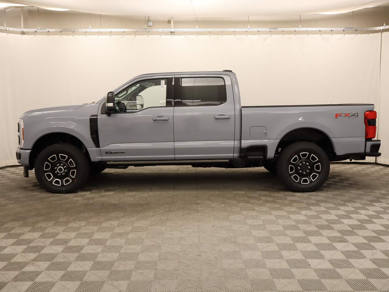 2025 Ford F-250 Super Duty Crew Cab Platinum