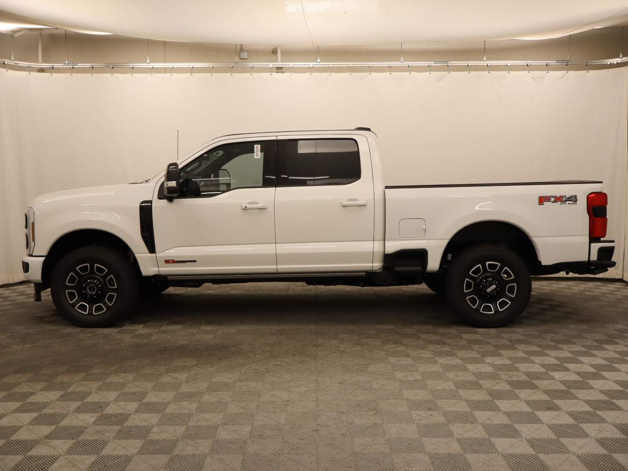 2025 Ford F-350 Super Duty SRW Crew Cab Platinum