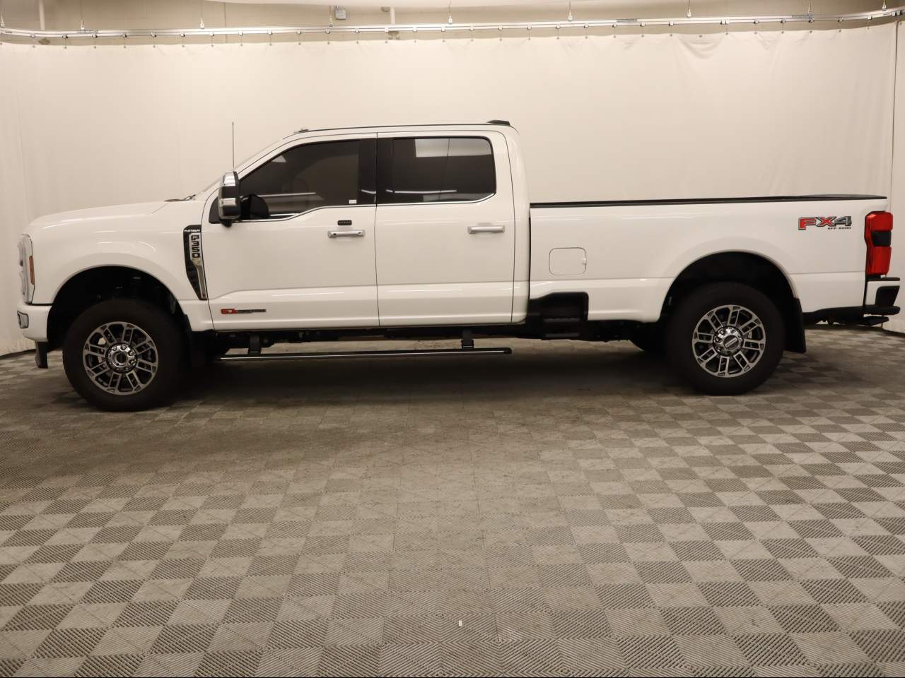 2025 Ford F-350 Super Duty Platinum Crew Cab
