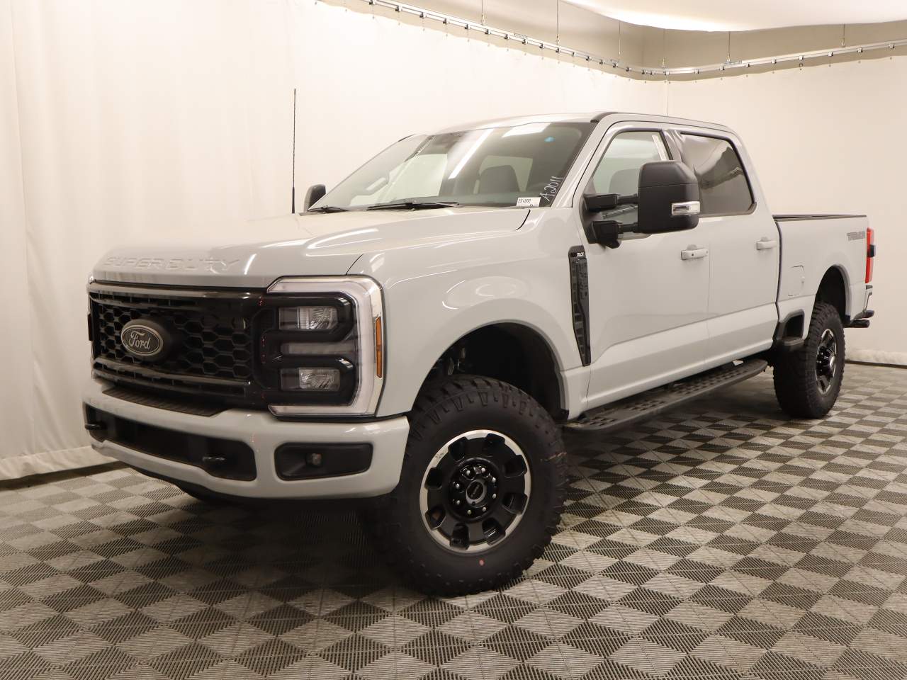 2025 Ford F-350 Super Duty SRW Crew Cab XLT