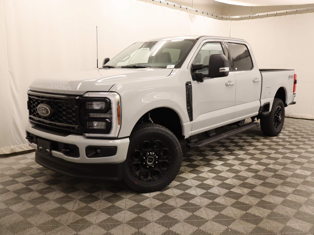 2026 Ford F-350 Super Duty SRW Crew Cab XLT