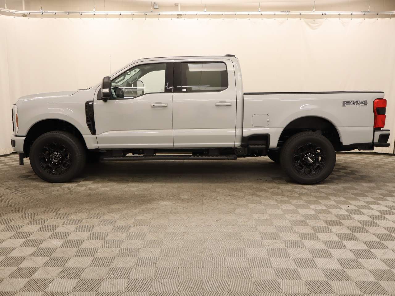 2026 Ford F-350 Super Duty SRW Crew Cab XLT