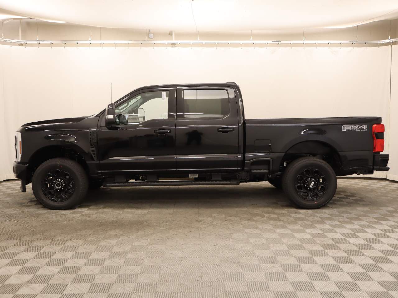 2025 Ford F-350 Super Duty SRW Crew Cab Lariat