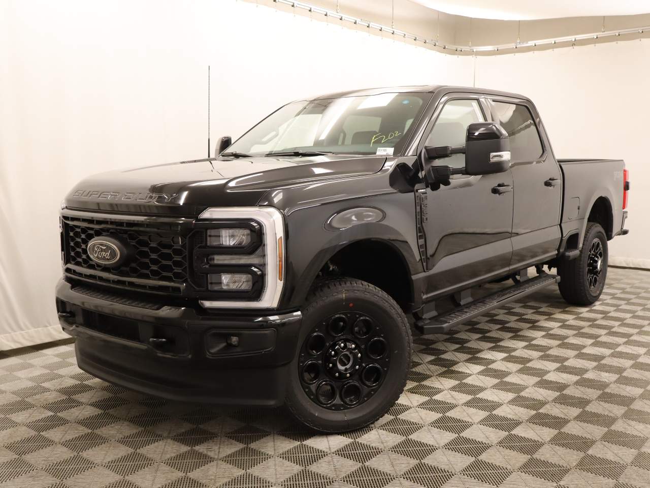 2025 Ford F-350 Super Duty SRW Crew Cab Lariat