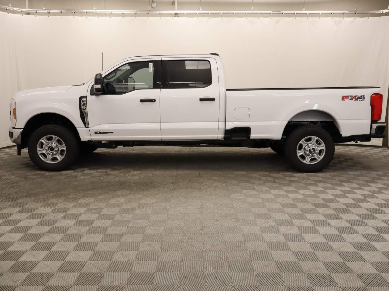 2025 Ford F-350 Super Duty SRW Crew Cab XLT