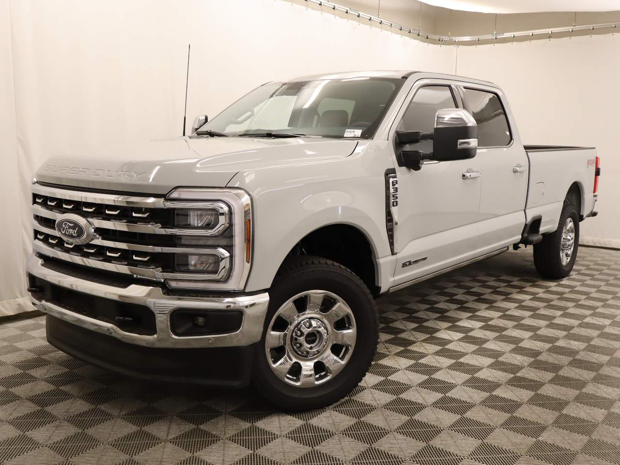 2025 Ford F-350 Super Duty SRW Crew Cab Lariat