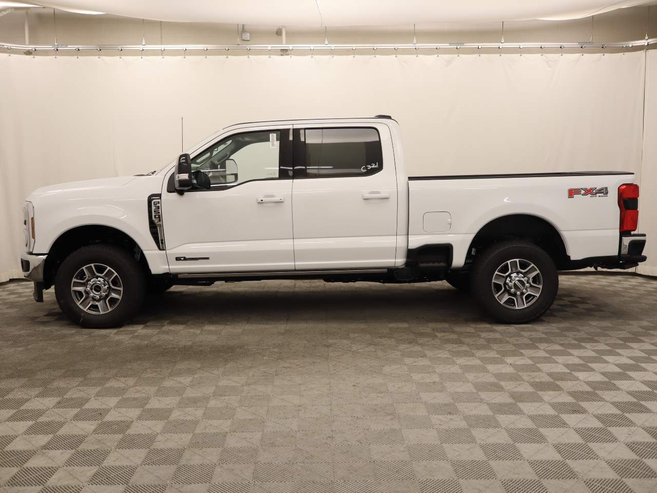 2025 Ford F-350 Super Duty SRW Crew Cab Lariat