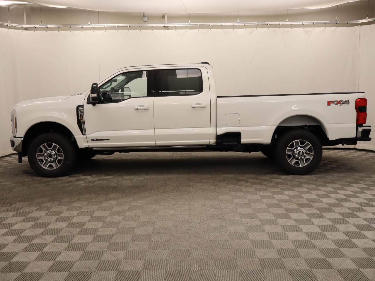 2025 Ford F-350 Super Duty SRW Crew Cab Lariat