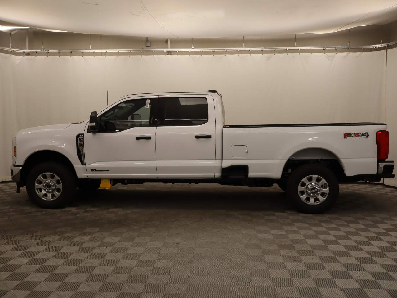 2024 Ford F-350 Super Duty SRW Crew Cab XLT