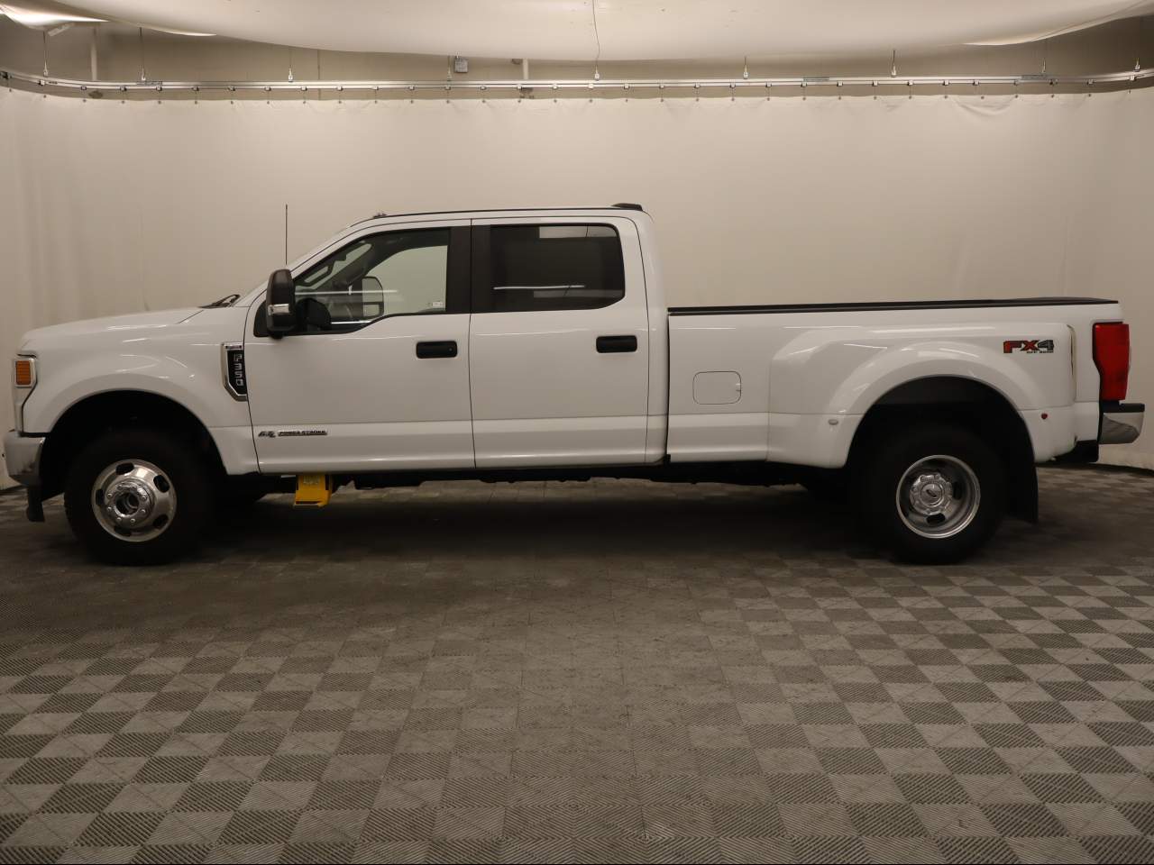 2022 Ford F-350 Super Duty XL Crew Cab