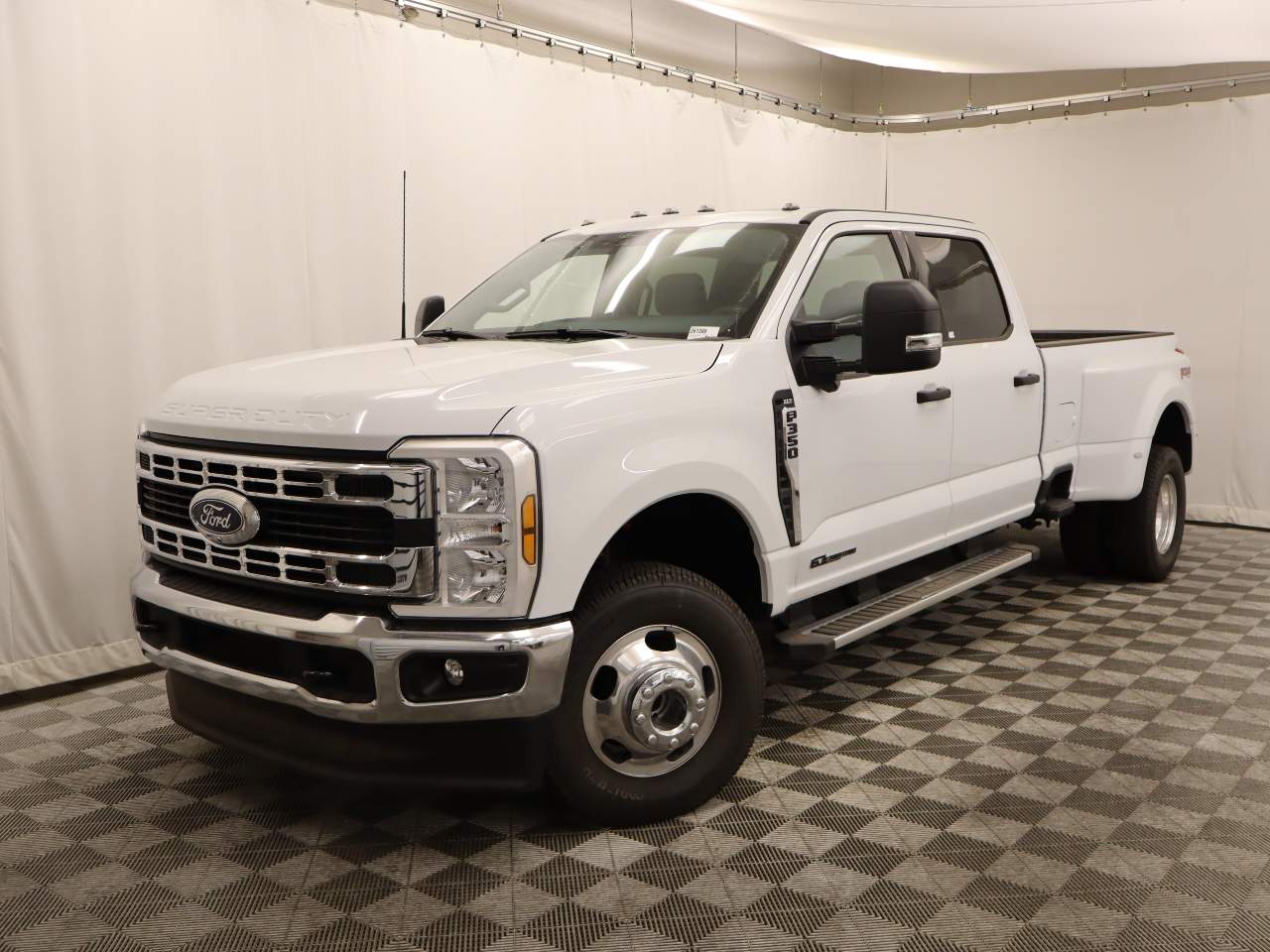 2026 Ford F-350 XLT 4x4 Crew Cab 8' Box DRW's photo