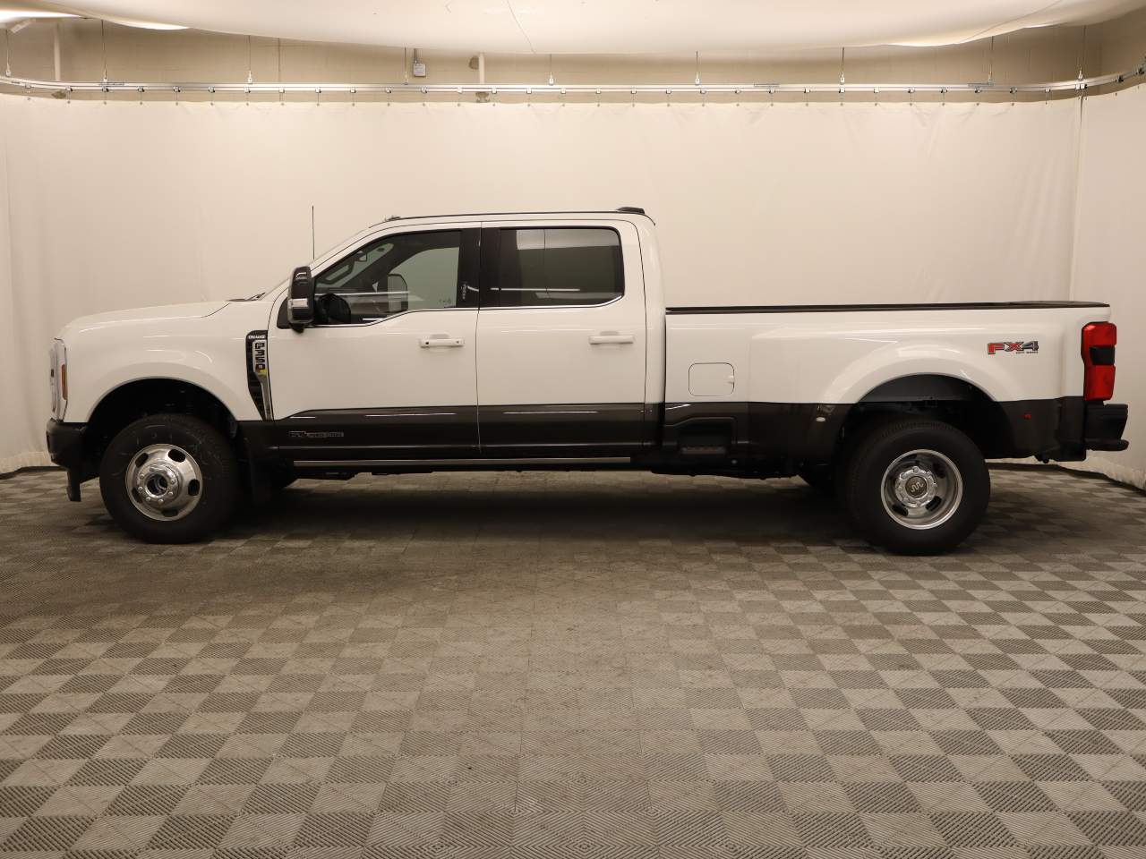 2024 Ford F-350 Super Duty DRW Crew Cab King Ranch