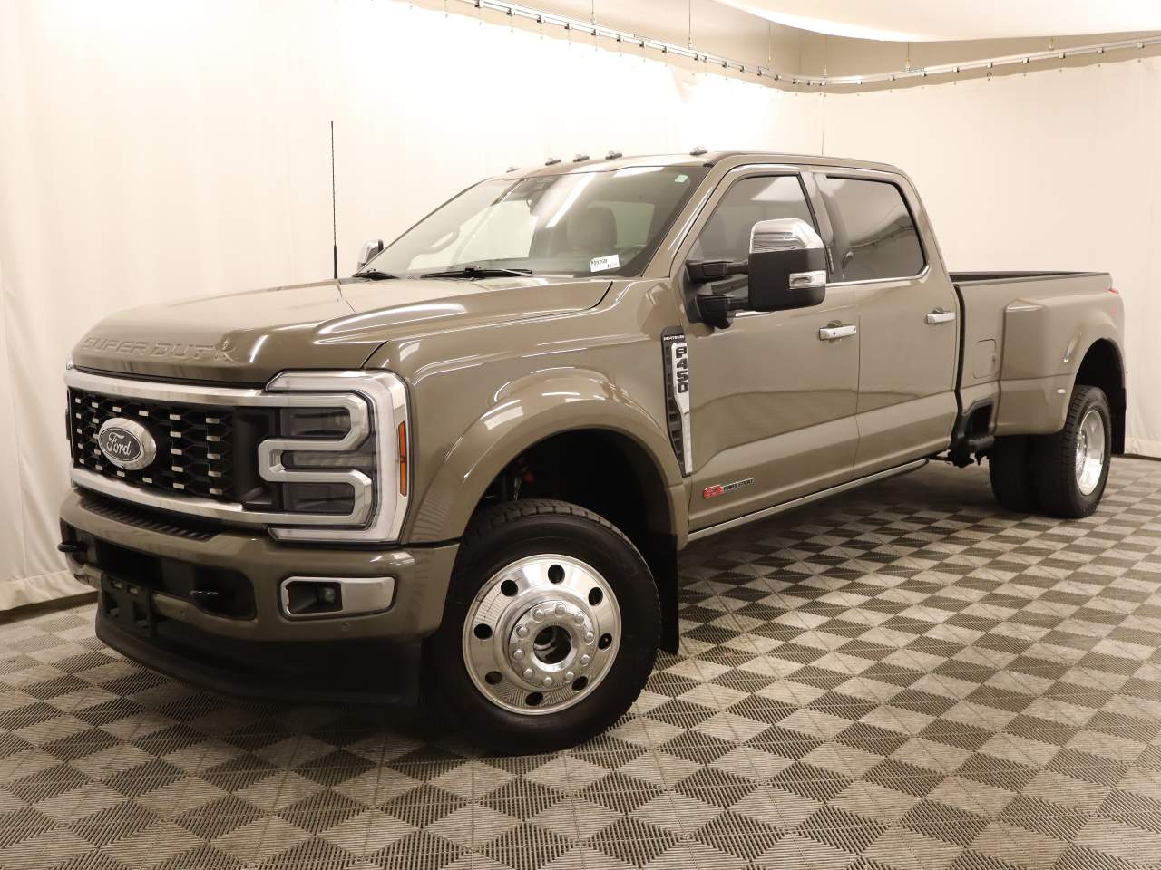 2026 Ford F-450 Super Duty Platinum Crew Cab