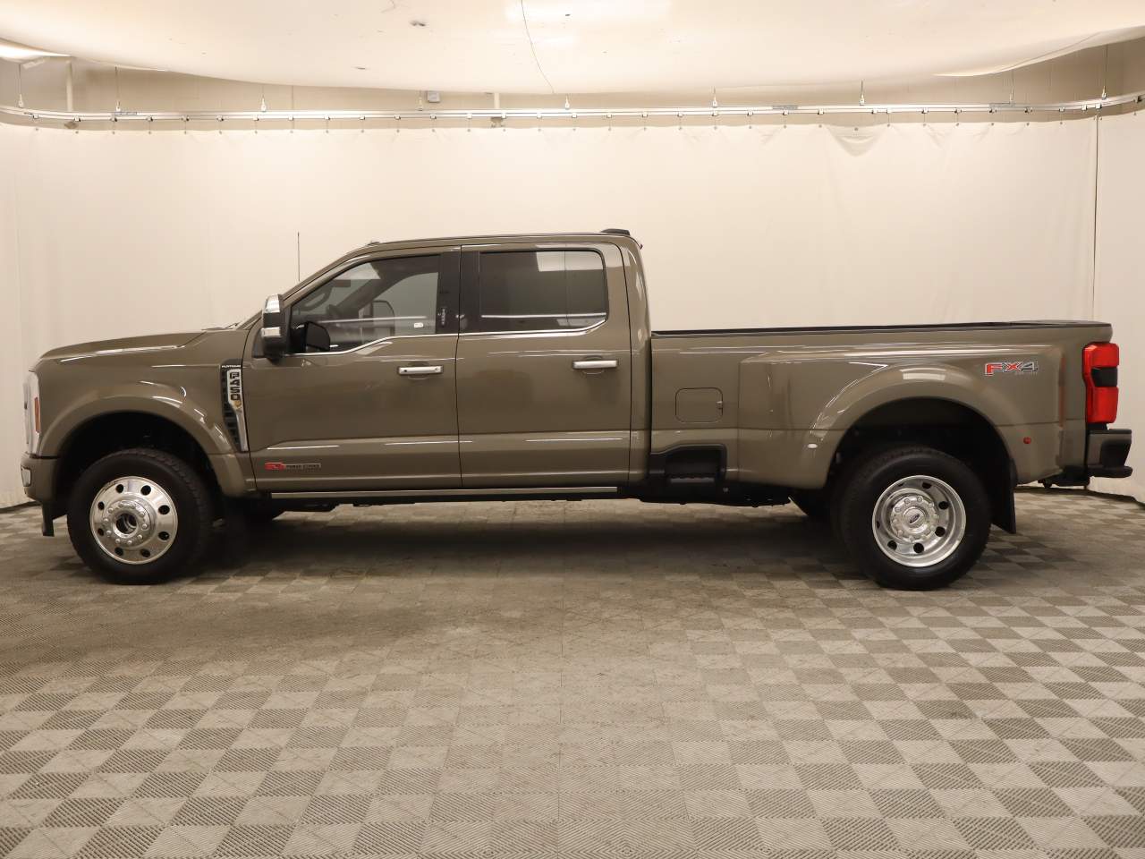 2026 Ford F-450 Super Duty Platinum Crew Cab