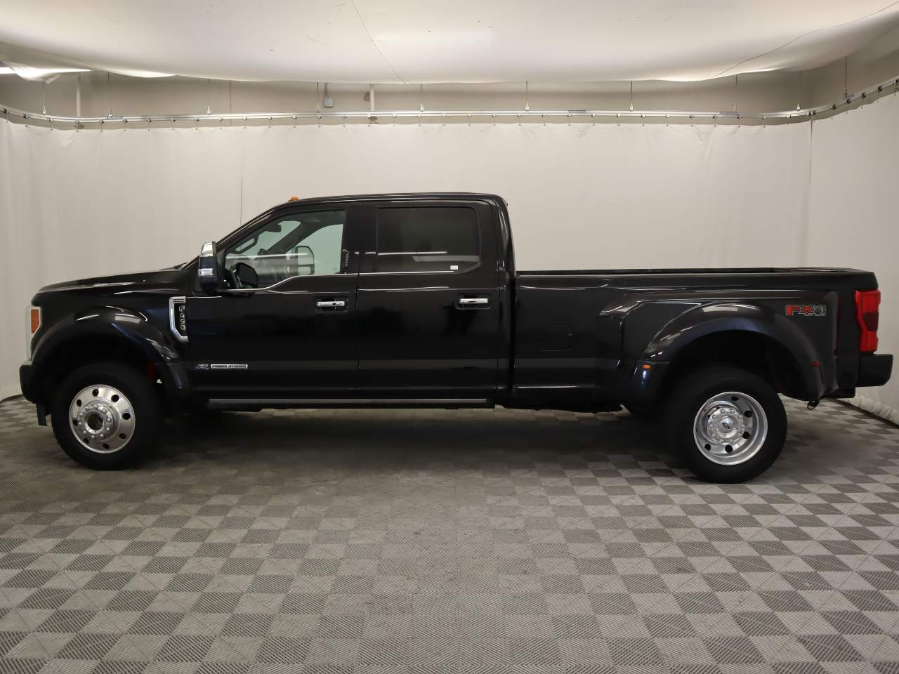 2017 Ford F-450 Super Duty Platinum Crew Cab