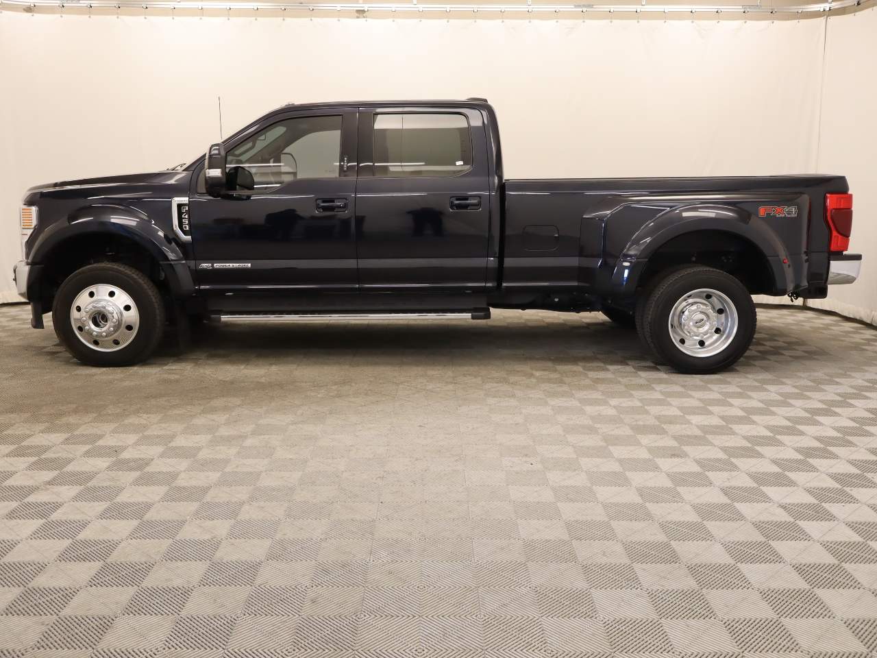 2022 Ford F-450 Super Duty Lariat Crew Cab