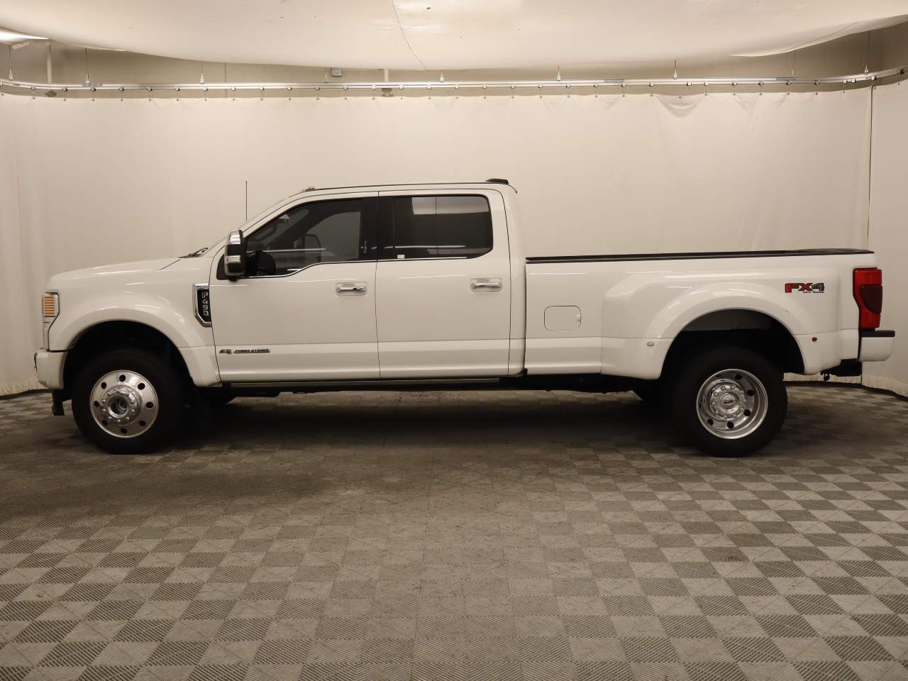 2022 Ford F-450 Super Duty Platinum Crew Cab