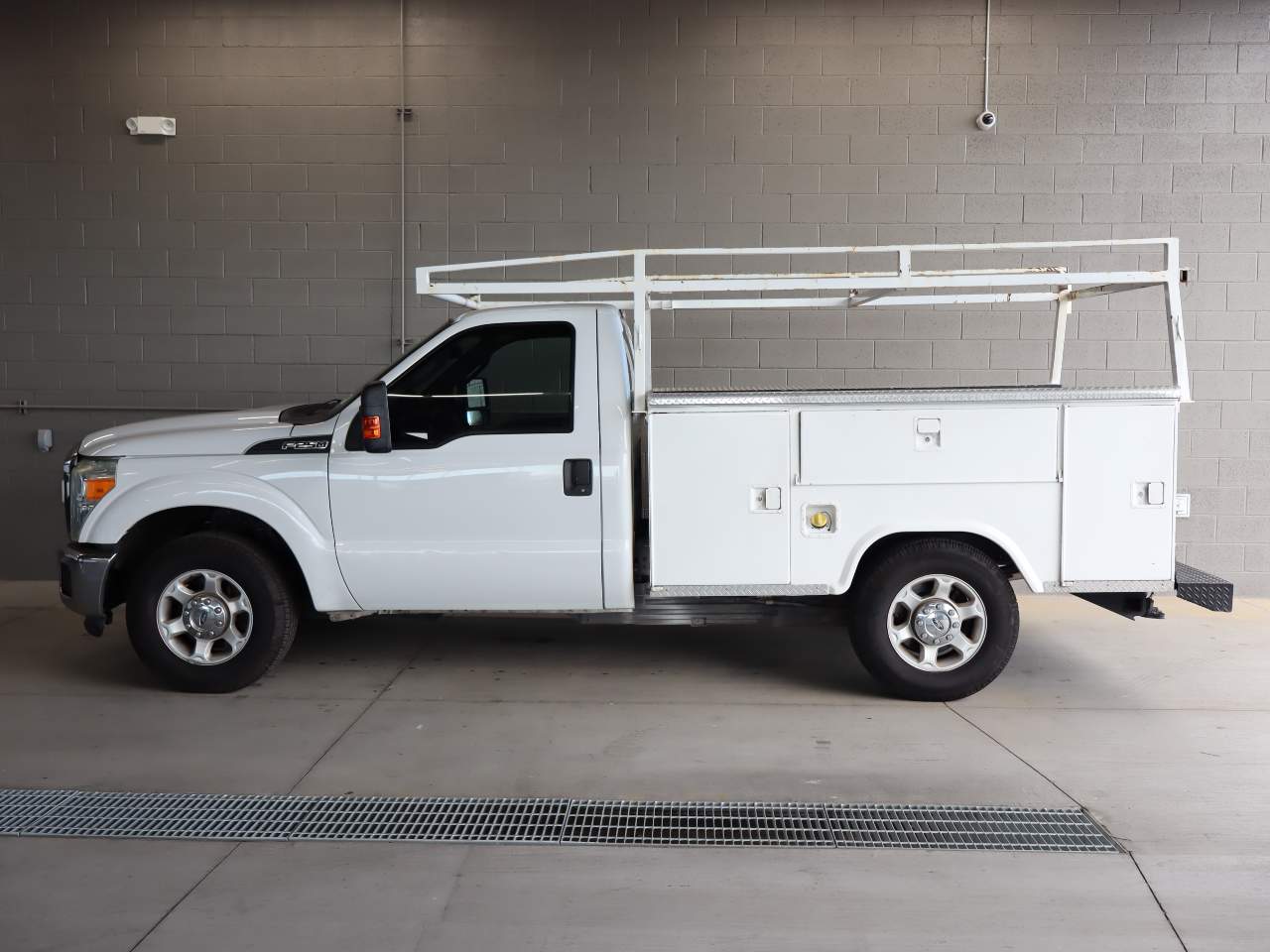 2016 Ford F-250 XL photo 3