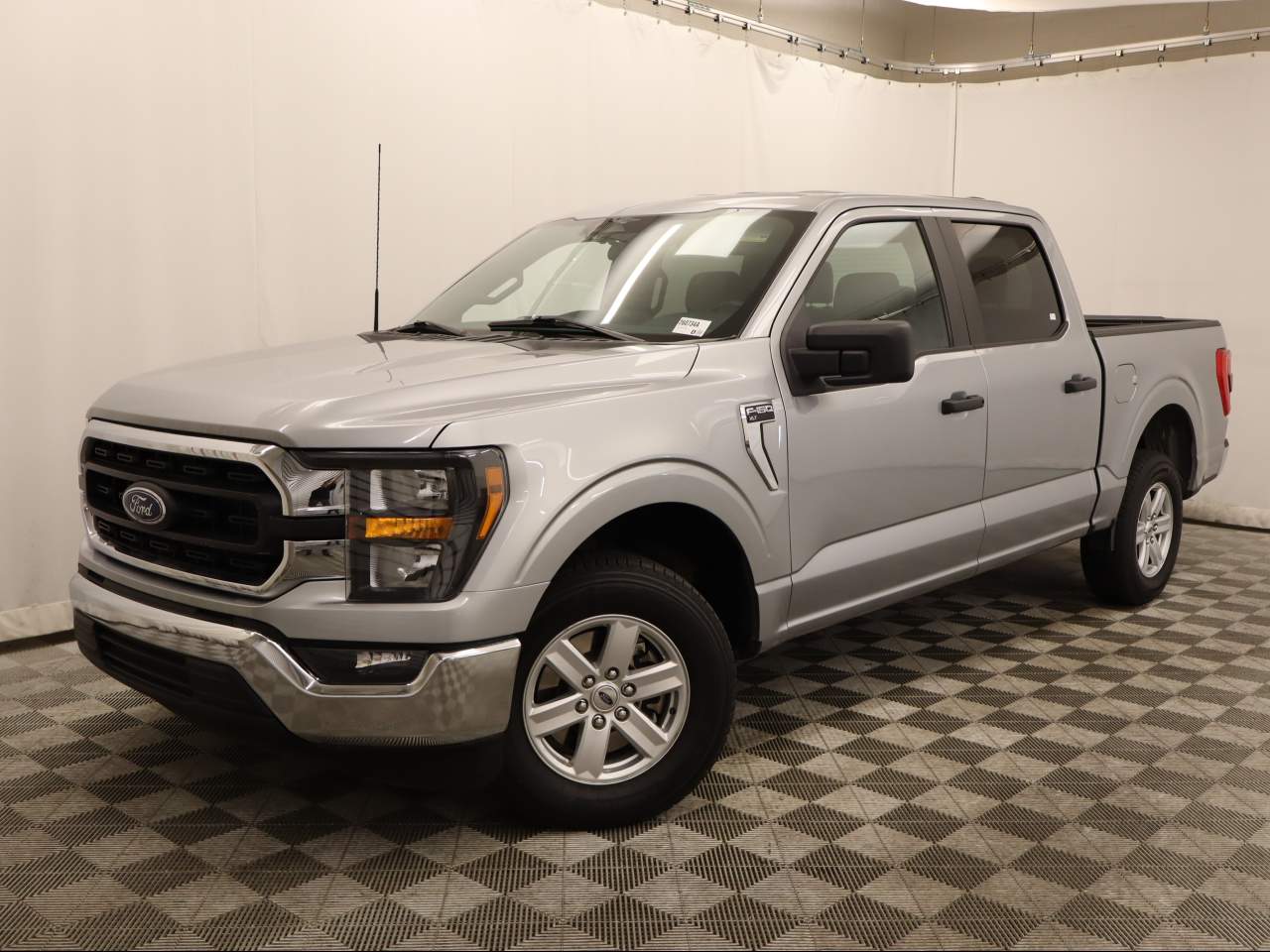 2023 Ford F-150 XLT Crew Cab