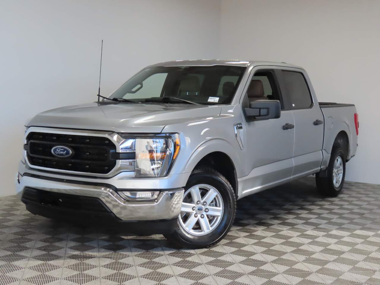 2023 Ford F-150 XLT Crew Cab