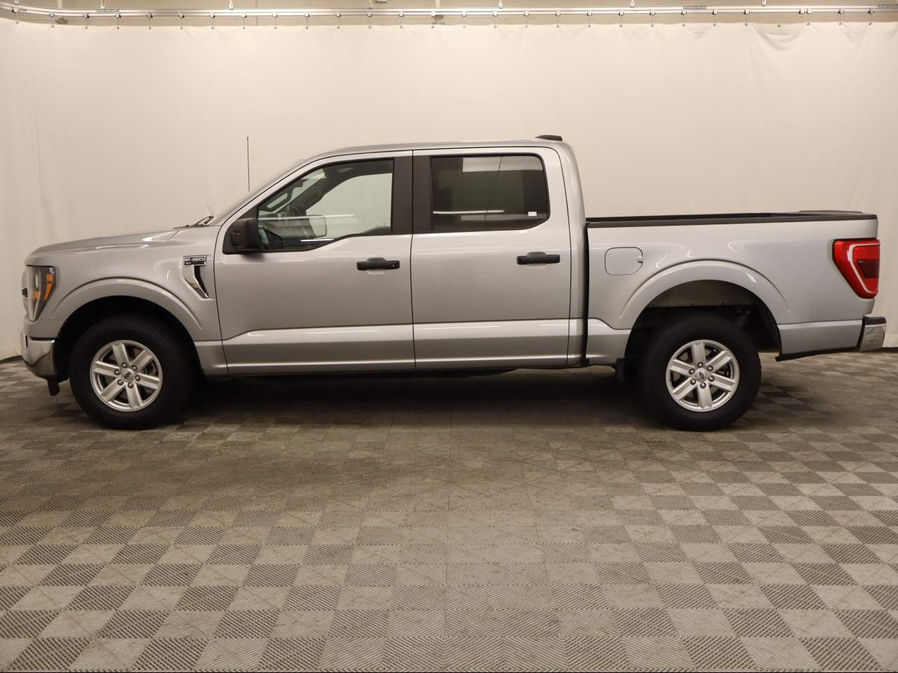 2023 Ford F-150 XLT Crew Cab