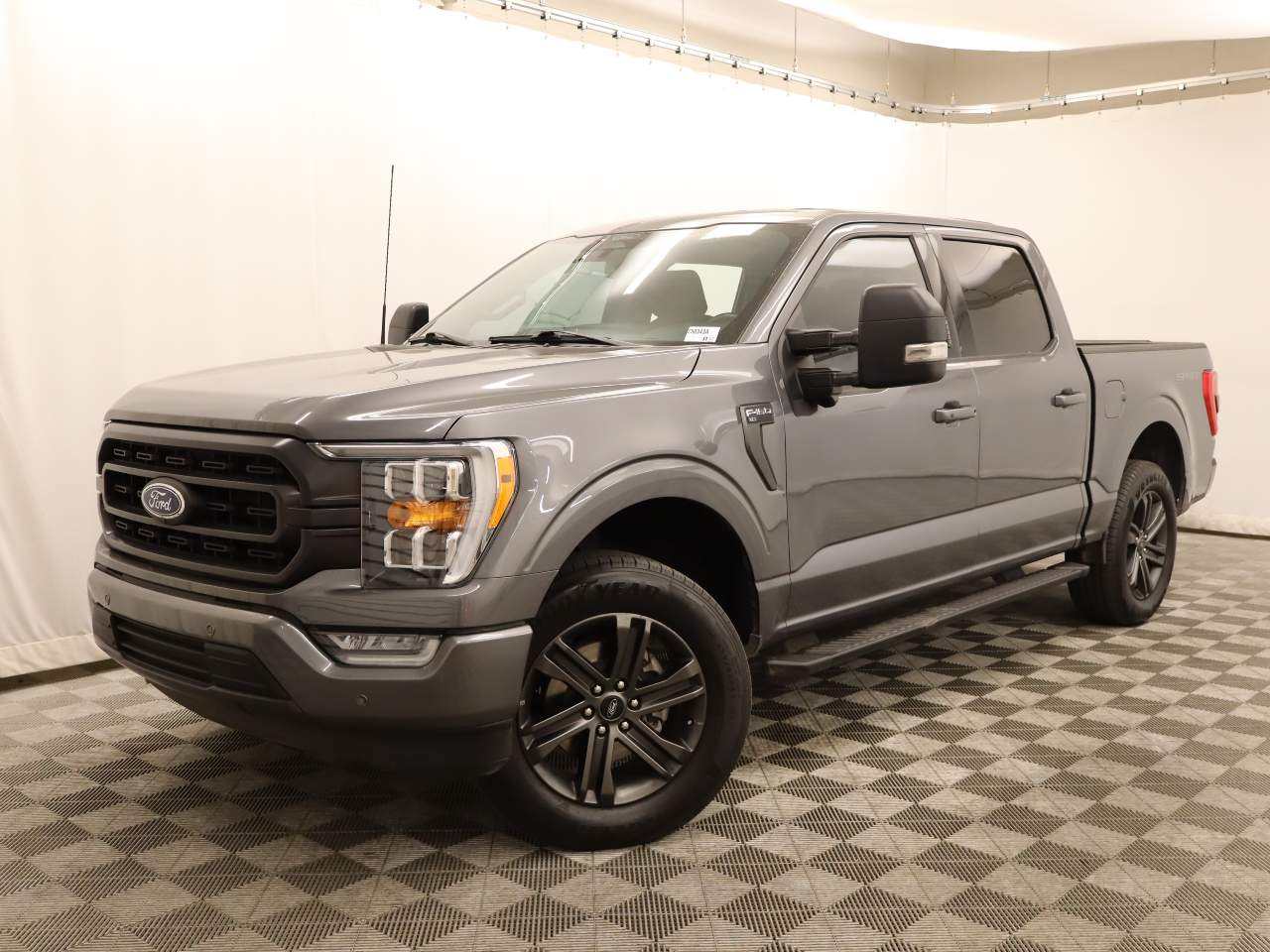 2022 Ford F-150 XLT Crew Cab