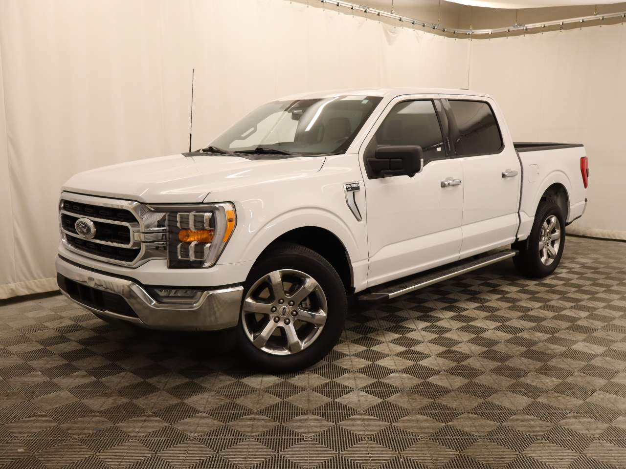 2022 Ford F-150 XLT Crew Cab