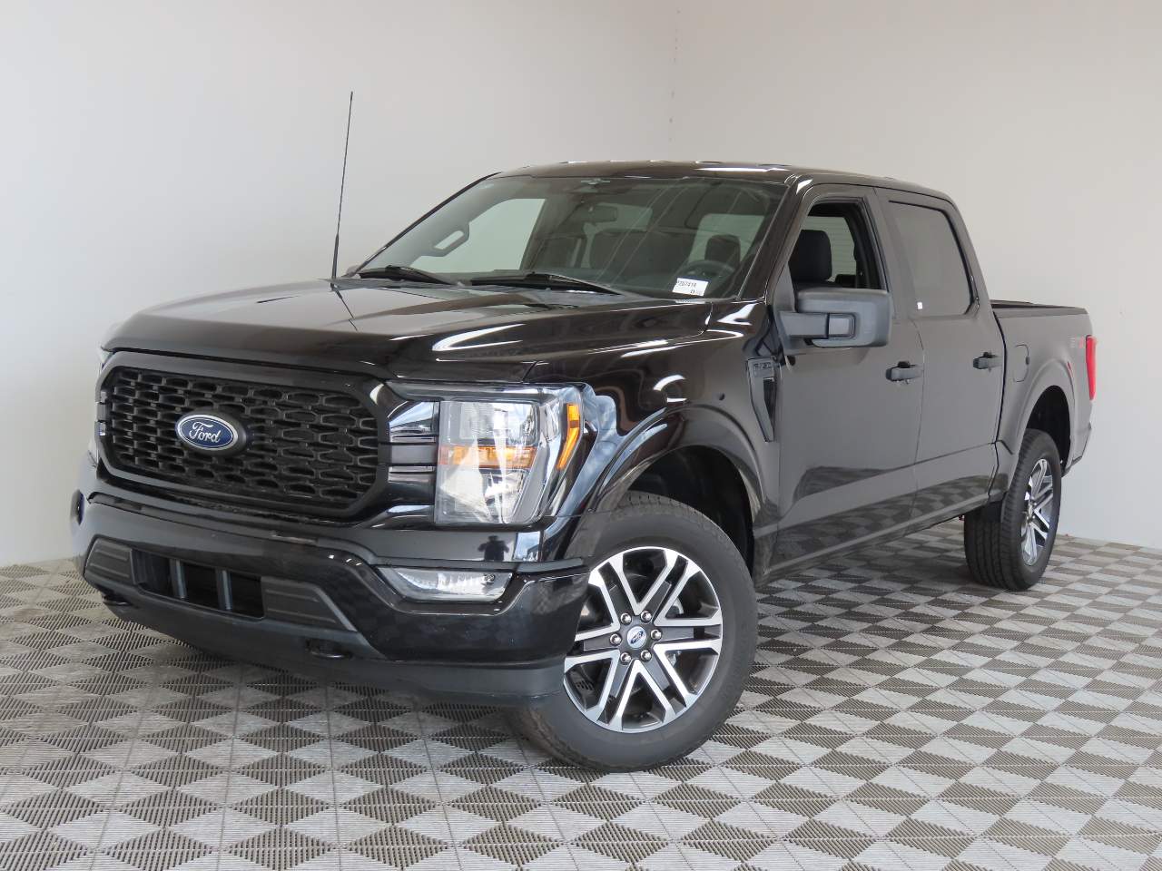 2023 Ford F-150 XL Crew Cab