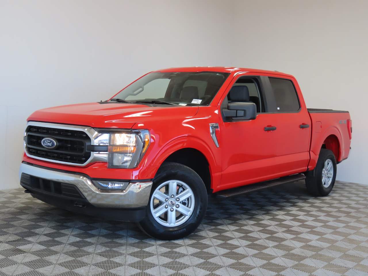 2023 Ford F-150 XLT Crew Cab