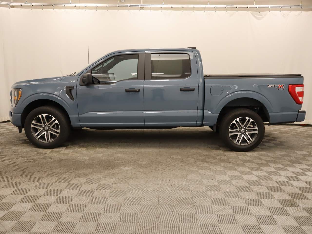2023 Ford F-150 XL Crew Cab