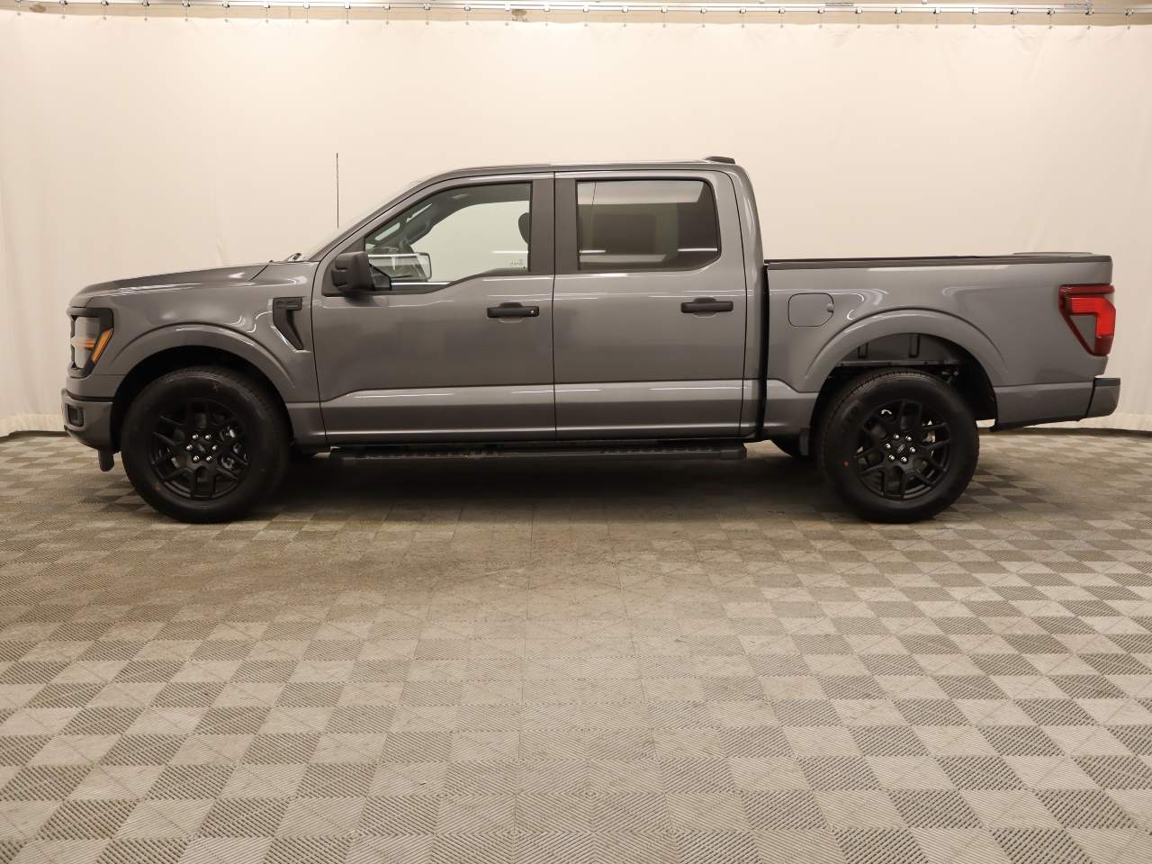 2024 Ford F-150 SuperCrew STX