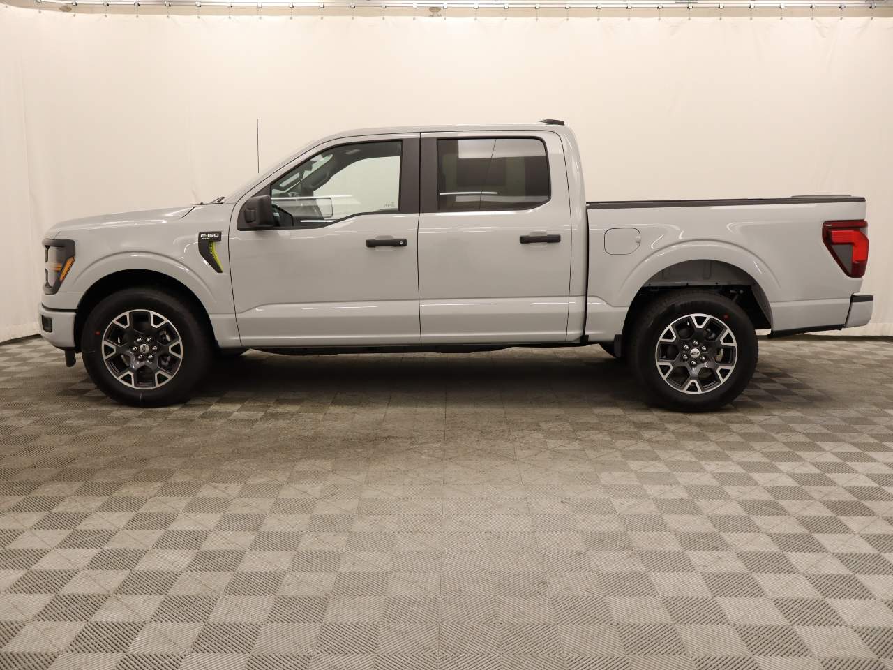 2024 Ford F-150 SuperCrew STX