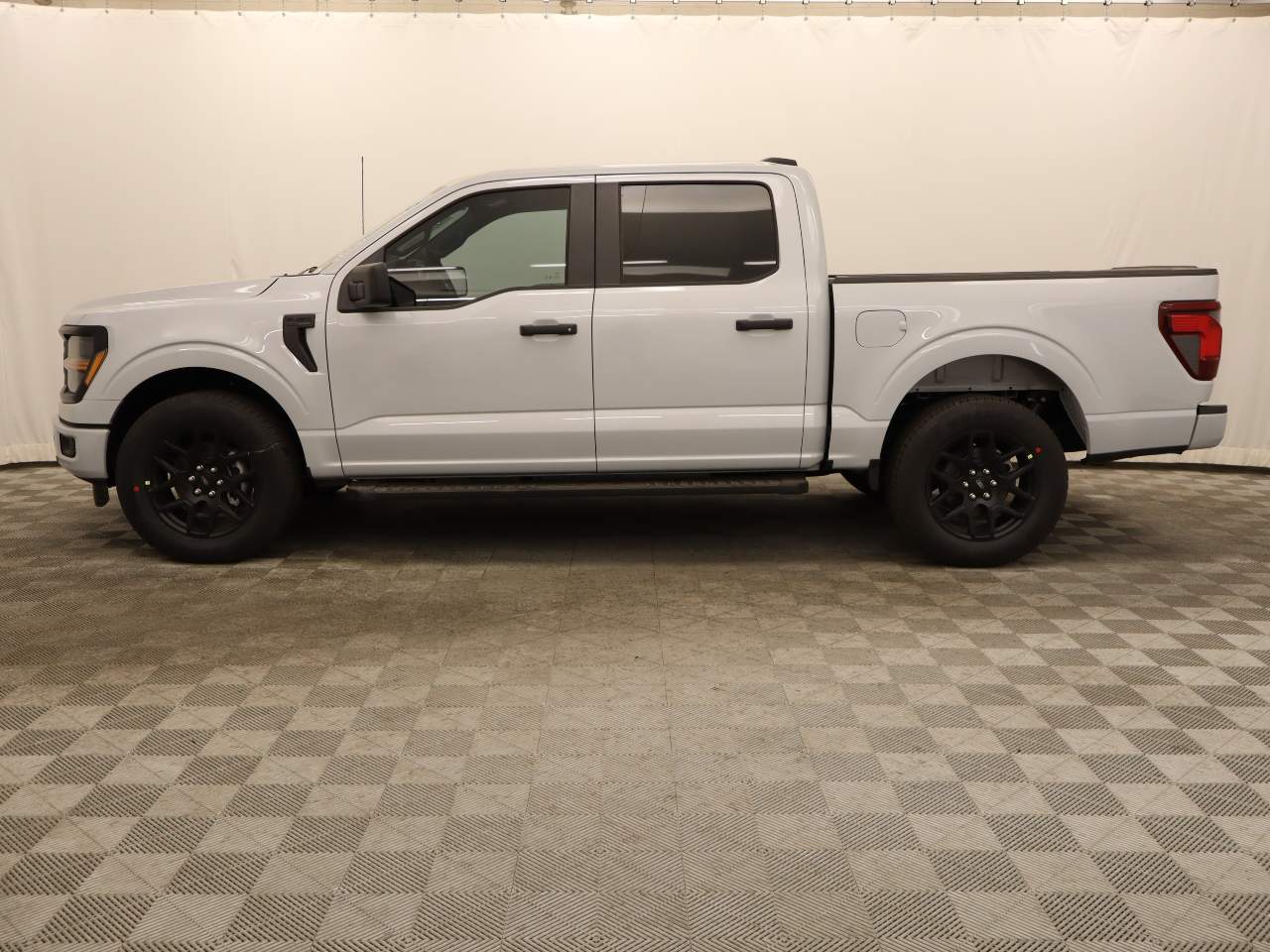 2025 Ford F-150 SuperCrew STX