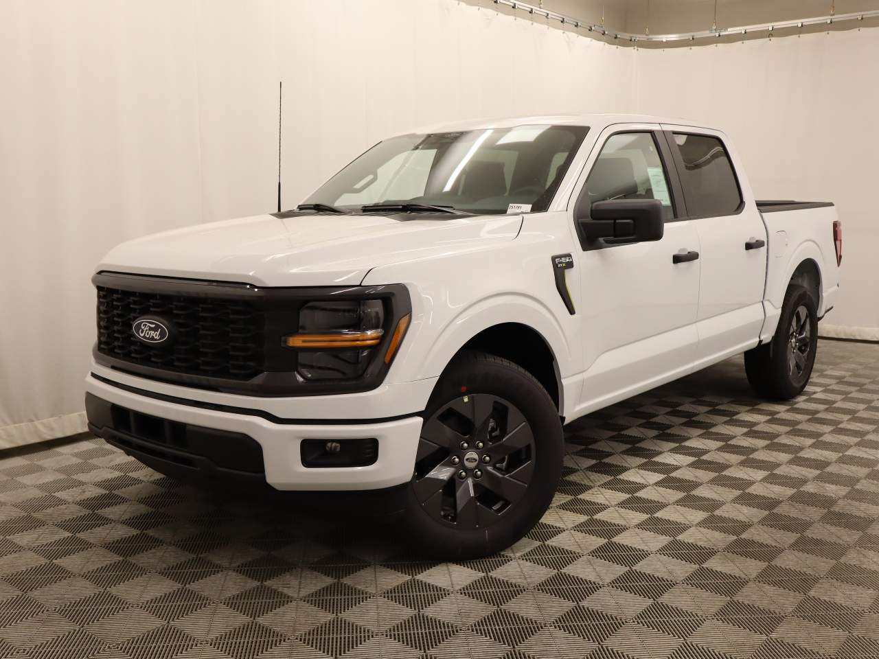 2025 Ford F-150 SuperCrew STX