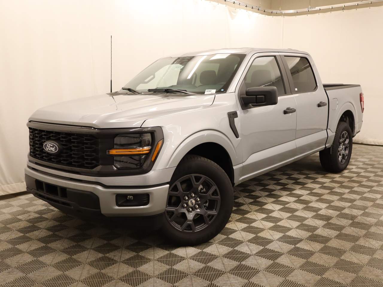 2026 Ford F-150 SuperCrew STX