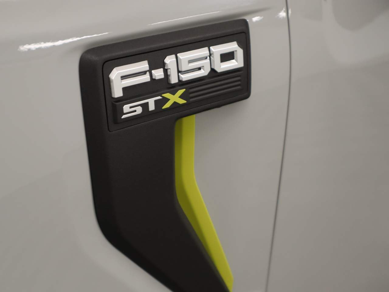 2024 Ford F-150 SuperCrew STX